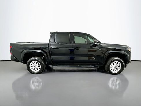 Certified 2025 Toyota Tacoma SR5 AWD/4WD image 4
