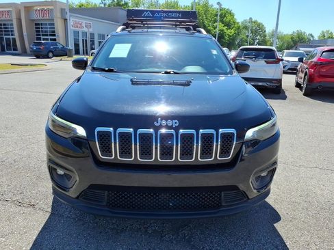 Used 2019 Jeep Cherokee Latitude w/ Popular Appearance Group FWD image 19