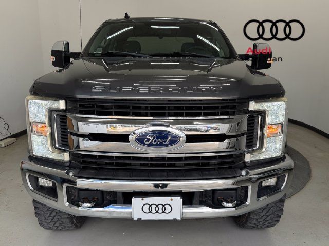 Used 2019 Ford F250 XLT w/ XLT Premium Package AWD/4WD image 2