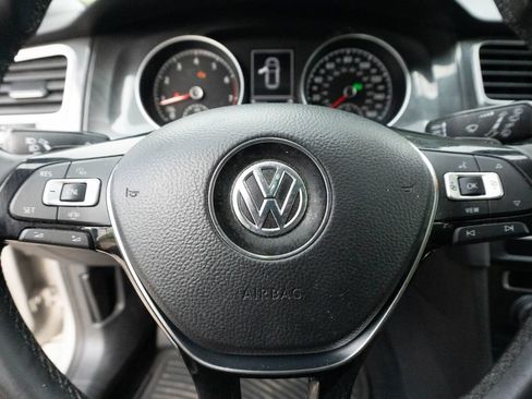 Used 2020 Volkswagen Golf 4-Door FWD image 16