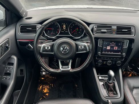 Used 2016 Volkswagen Jetta GLI SE image 12