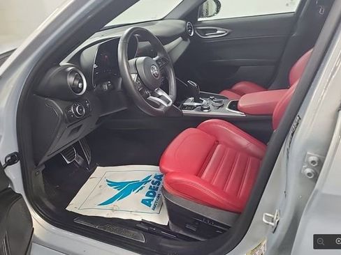 Used 2024 Alfa Romeo Giulia Ti w/ Performance Driving Package image 2