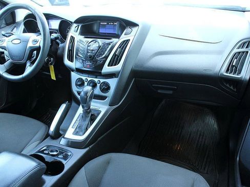 Used 2013 Ford Focus SE w/ SE Winter Pkg image 16