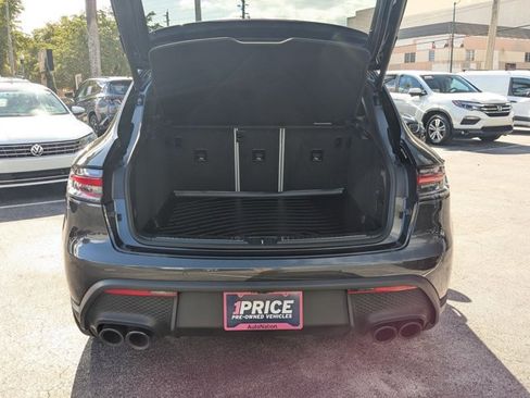 Used 2024 Porsche Macan image 6
