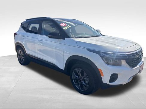 Certified 2024 Kia Seltos S image 11