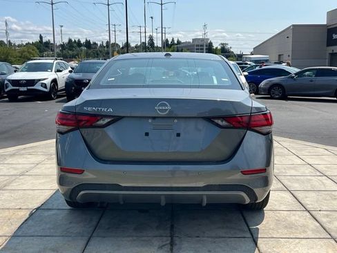 Used 2025 Nissan Sentra SV FWD image 8