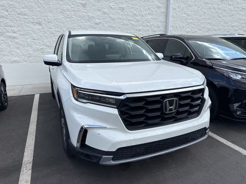 Used 2023 Honda Pilot EX-L image 3