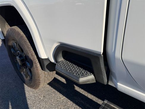 Used 2024 GMC Sierra 2500 AT4 w/ AT4 Preferred Package image 22