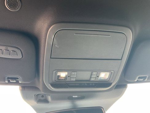 Used 2025 Ford Explorer ST image 18