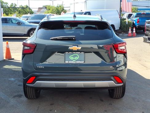 Used 2026 Chevrolet Trax LT FWD image 5
