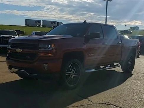Certified 2018 Chevrolet Silverado 1500 LT w/ Texas Edition image 4