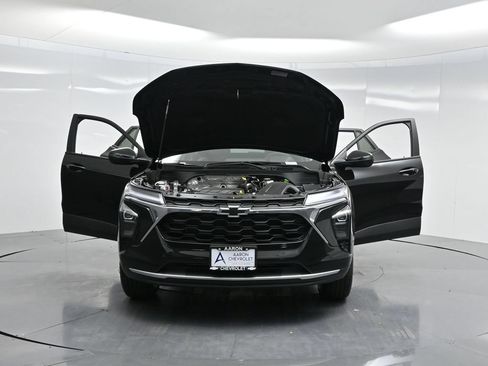 Used 2026 Chevrolet Trax LT w/ Sunroof Package FWD image 54