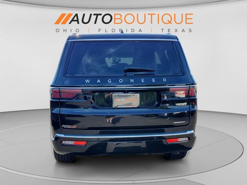 Used 2024 Jeep Wagoneer Series II w/ Flexible Seating Group AWD/4WD image 4