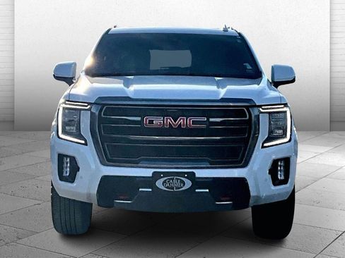Used 2022 GMC Yukon AT4 w/ Technology Package image 2