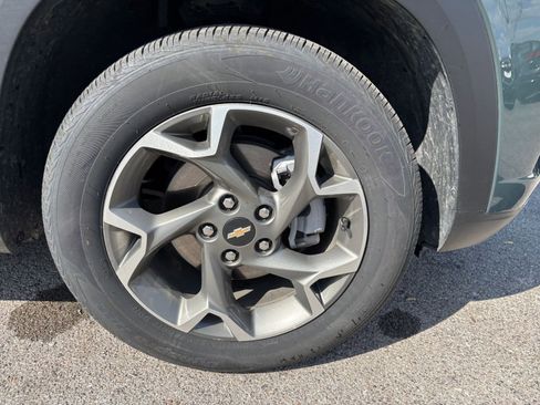 Used 2025 Chevrolet Trax LT image 29