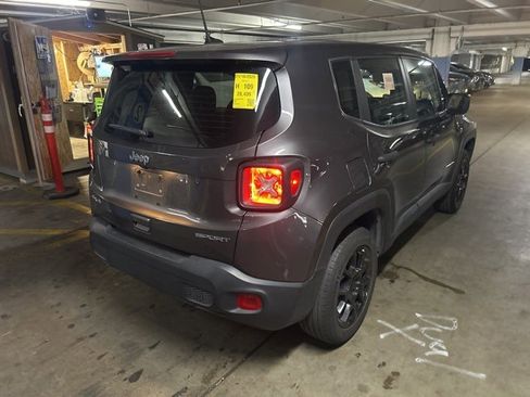 Used 2021 Jeep Renegade Sport image 2