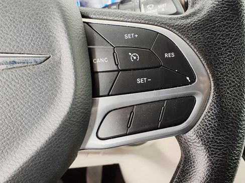 Used 2021 Chrysler Voyager Lxi FWD image 17