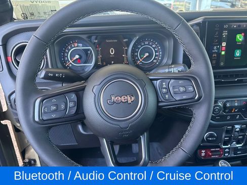 New 2026 Jeep Gladiator Rubicon w/ Steel Power Dome Hood Package AWD/4WD image 20