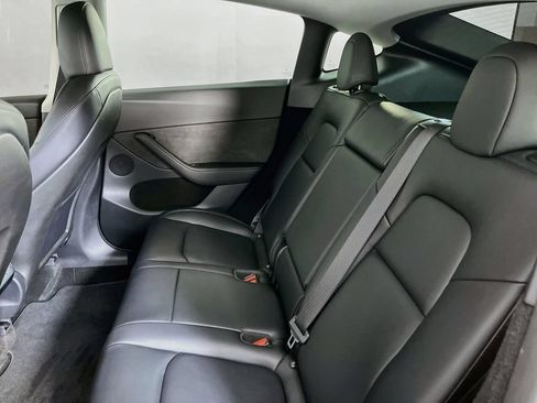 Used 2024 Tesla Model Y Long Range RWD image 29