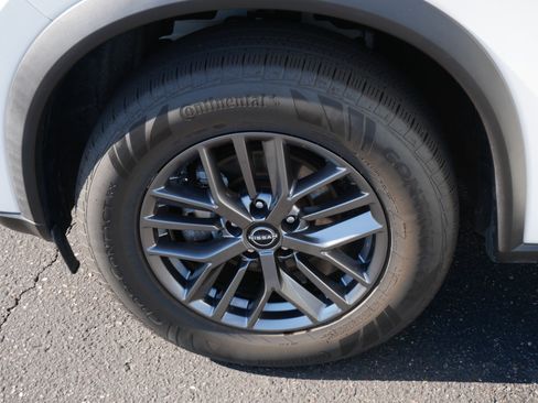 Used 2023 Nissan Rogue S AWD/4WD image 14
