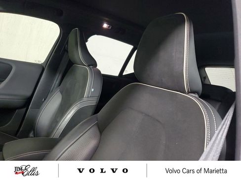 Used 2021 Volvo XC40 T5 R-Design w/ Advanced Package AWD/4WD image 24