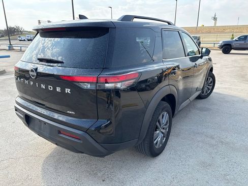 Used 2025 Nissan Pathfinder SV AWD/4WD image 11