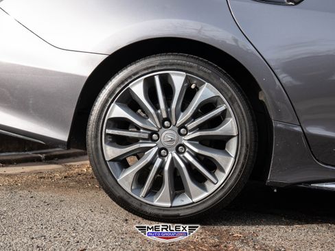 Used 2018 Acura RLX w/ Technology Package image 11