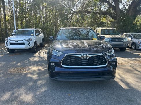 Used 2023 Toyota Highlander Limited image 7