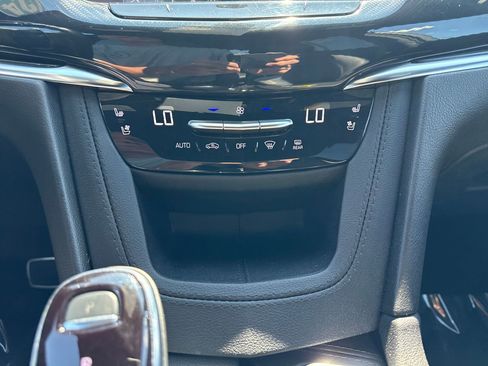 Used 2024 Cadillac XT6 Sport image 20