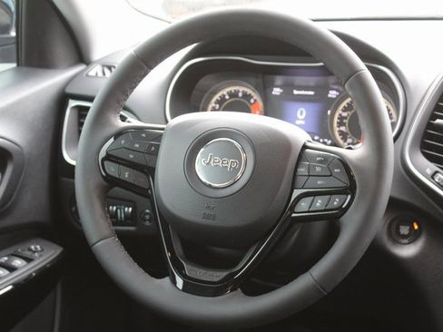 Used 2023 Jeep Cherokee Altitude Lux image 22