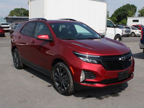 Used 2024 Chevrolet Equinox RS w/ RS Leather Package AWD/4WD image 3
