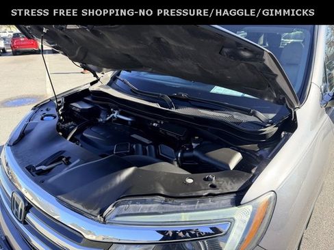 Used 2016 Honda Pilot Touring image 11