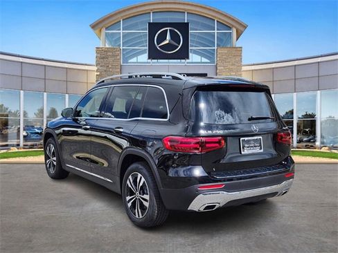 New 2025 Mercedes-Benz GLB 250 4MATIC image 3