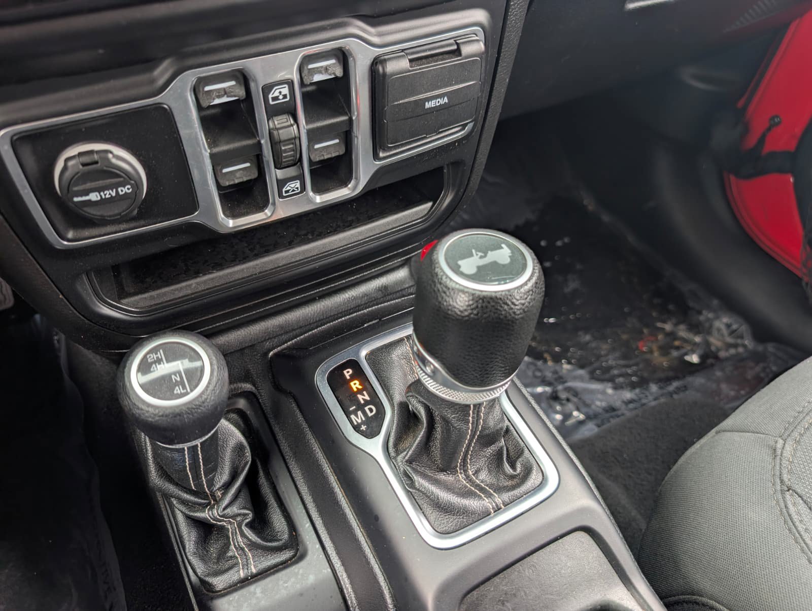 Used 2020 Jeep Wrangler Unlimited Sahara AWD/4WD image 20