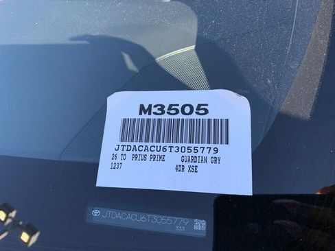 New 2026 Toyota Prius Plug-In Hybrid FWD image 40