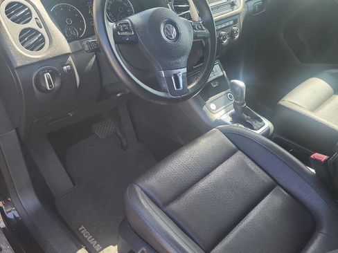 Used 2016 Volkswagen Tiguan S image 5