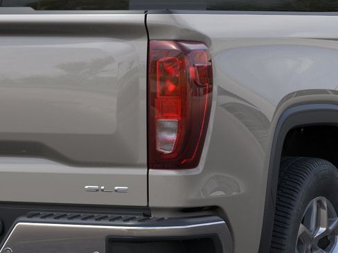 New 2026 GMC Sierra 1500 SLE w/ Preferred Package RWD image 42