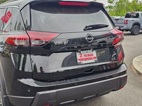 New 2026 Nissan Rogue SV AWD/4WD image 10