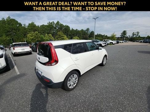 Used 2021 Kia Soul LX FWD image 13