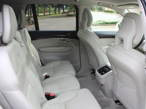 Used 2016 Volvo XC90 T6 Momentum AWD/4WD image 23