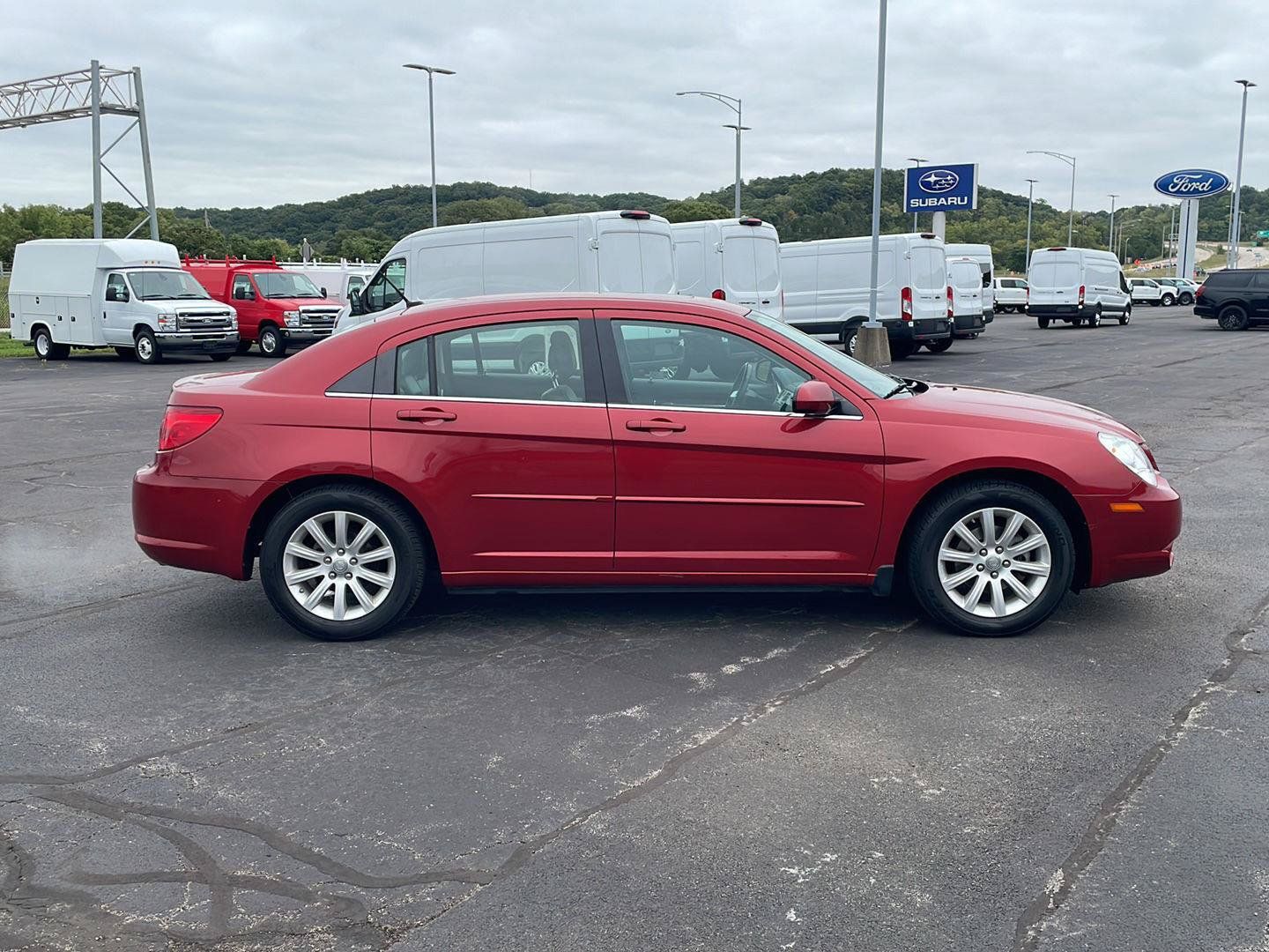 Used 2010 Chrysler Sebring Limited FWD image 6