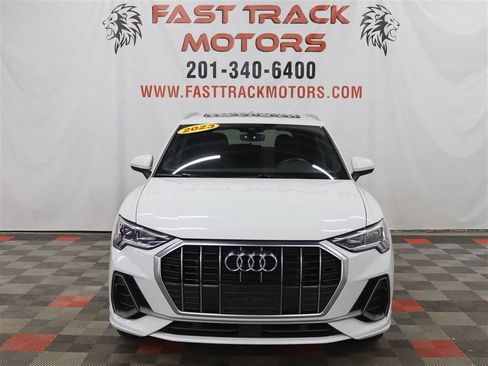 Used 2023 Audi Q3 2.0T Premium image 2