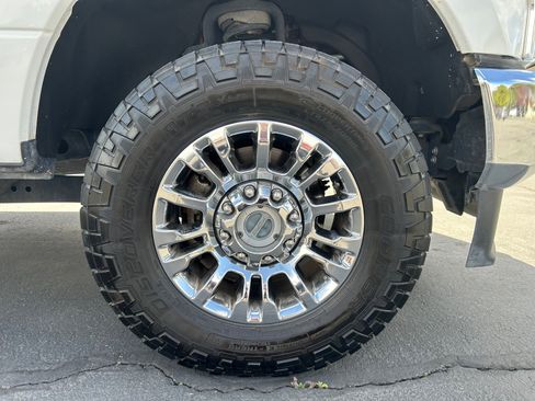 Used 2022 Ford F350 Lariat w/ Lariat Ultimate Package AWD/4WD image 34