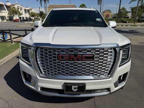 Used 2023 GMC Yukon XL Denali w/ Advanced Technology Package AWD/4WD image 11