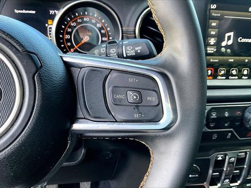 Used 2023 Jeep Wrangler Unlimited Sahara AWD/4WD image 29