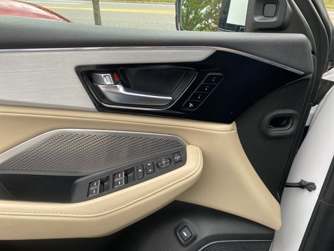 Used 2023 Acura MDX SH-AWD image 14