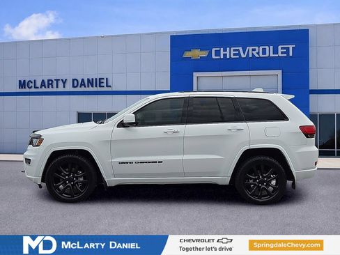 Used 2022 Jeep Grand Cherokee Laredo X AWD/4WD image 3