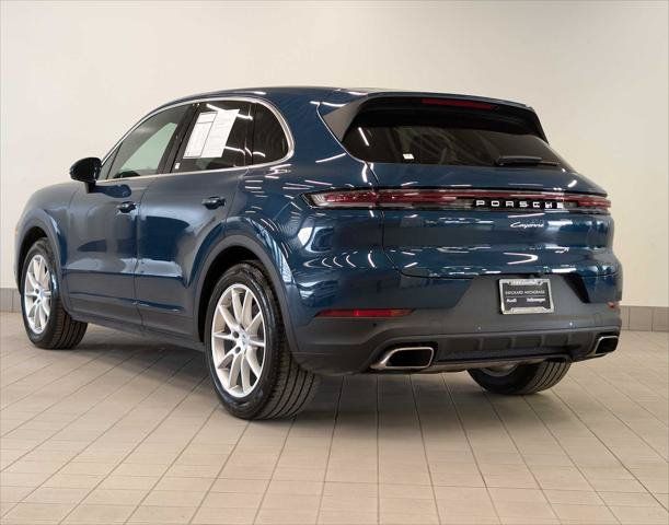 Used 2025 Porsche Cayenne AWD/4WD image 3