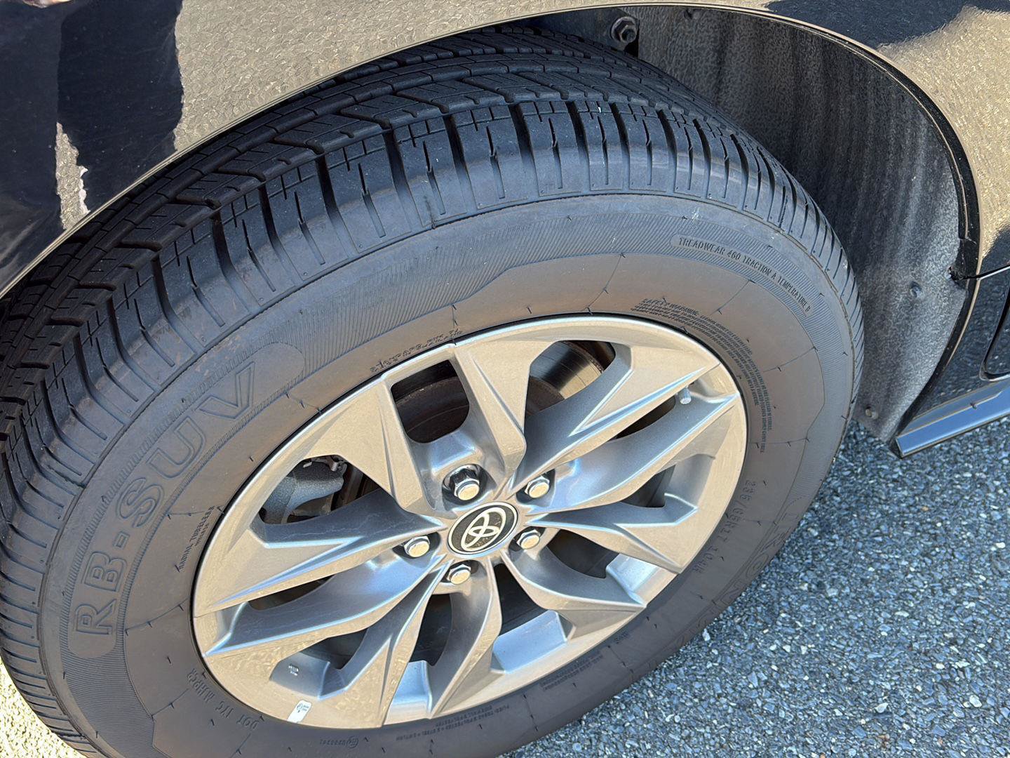 Used 2023 Toyota Sienna XLE FWD image 13