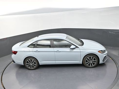 New 2025 Volkswagen Jetta SE image 18